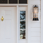 Настенный фонарь цилиндрической формы с рифленым стеклом в золотом каркасе на черном прямоугольном основании Eurofase варинант исполнения - 7 | Loft Concept в Брянске