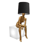 Лампа MANNEQUIN LAMP с абажуром девушка на кресле варинант исполнения - 3 | Loft Concept в Брянске