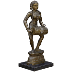 Декоративная статуэтка из латуни Dancing Woman with Mridangam варинант исполнения - 2 | Loft Concept в Брянске