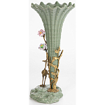 Ваза зеленая фарфоровая с волнистым краем с бронзовой фигуркой журавля Eden Garden  варинант исполнения - 2 | Loft Concept в Брянске