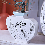 Ваза плоская белая с абстрактными черными линиями в форме лиц Faces of Imagination варинант исполнения - 3 | Loft Concept в Брянске