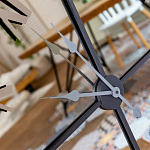 Часы настенные зеркальные с серебряным металлическим циферблатом Mirror Tower Clock варинант исполнения - 3 | Loft Concept в Брянске