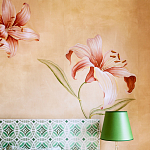 Обои ручная роспись Lilium Special Colourway on yellow painted silk варинант исполнения - 2 | Loft Concept в Брянске