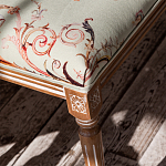 Банкетка из массива бука светло-зеленая с растительным орнаментом Raffael Angel Floral Banquette варинант исполнения - 2 | Loft Concept в Брянске